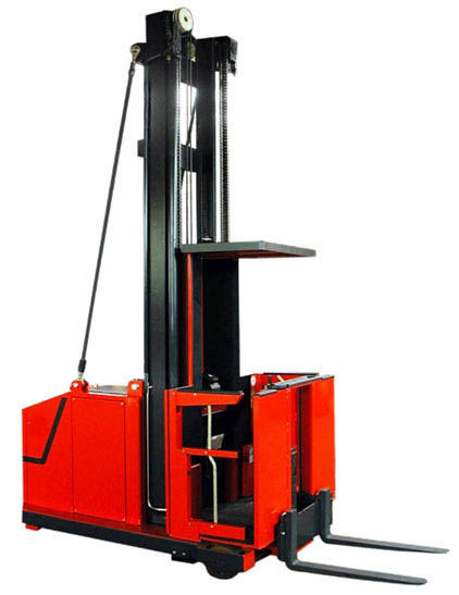 EV enclosed cab oEnclosed order picking compartment with auxiliary lift shown on EV order selecting forklift