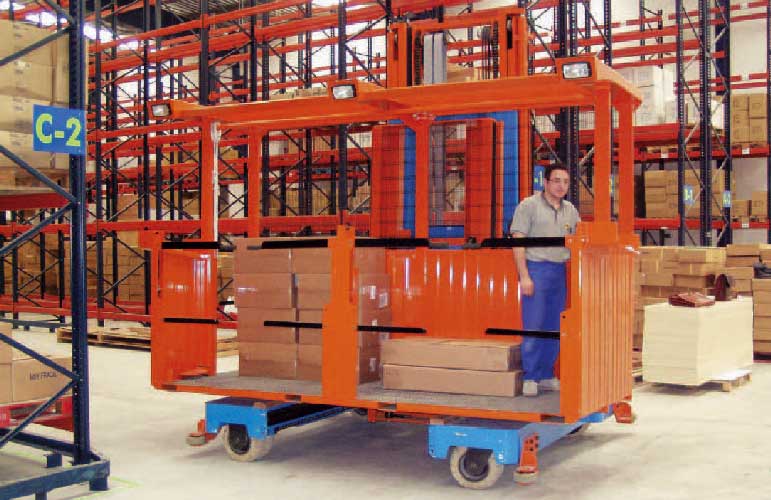 Order picking removeable integrated platform on sideloading forklift