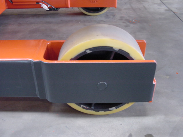 Height adjustable load wheel on Steinbock turret truck